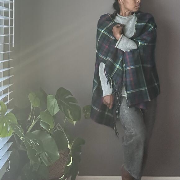 J. Crew Factory Plaid Cape Scarf Poncho Tartan Birch Plaid Navy Green NWT - Picture 2 of 7